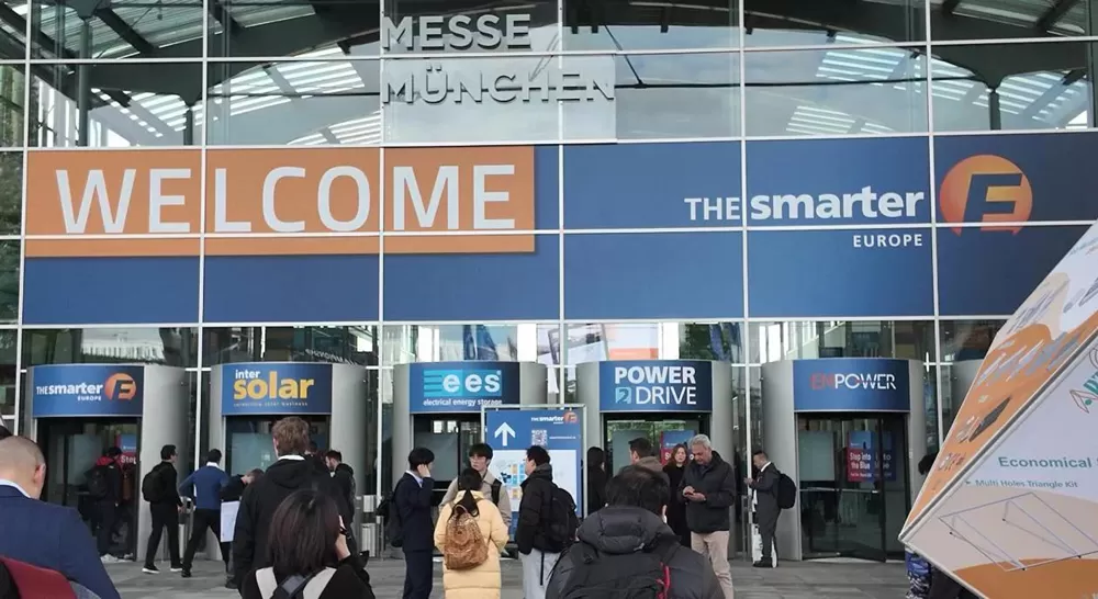 MANOS Platform – The Proven Digital Backbone for Energy Transformation MANOS Platform – The Proven Digital Backbone for Energy Transformation